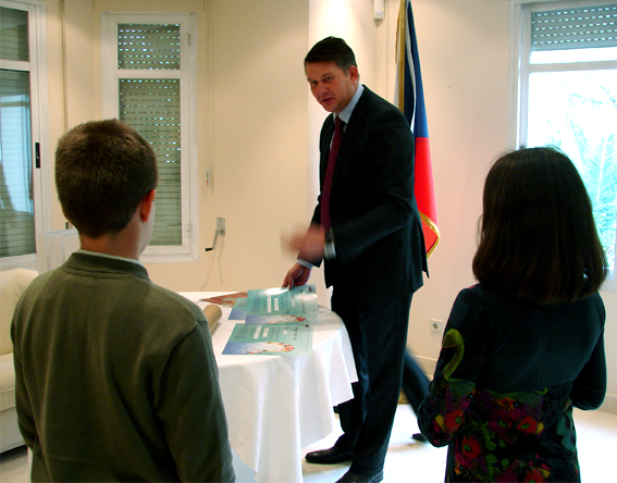 Entrega de premios del concurso ICEFA- LIDICE, de la Rep. Checa